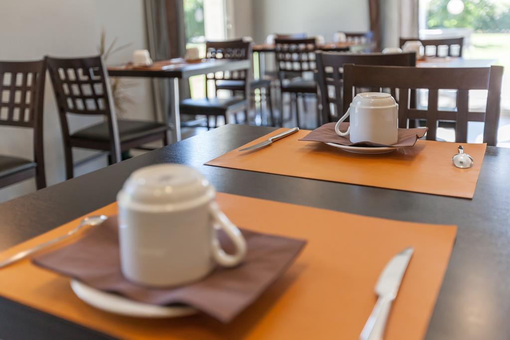 Hotel Alienor Langon  Bagian luar foto